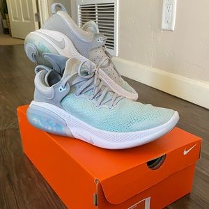 Nike Joyride Run Flyknit Womens Size 9 - Teal
